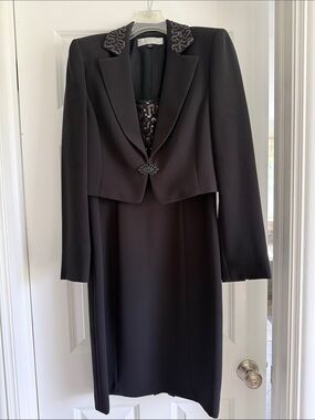 Perfect condition Tahari sequined black Cocktail dress with jacket size 6.